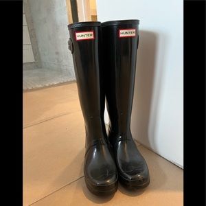 NWT tall Hunter gloss boots size 8